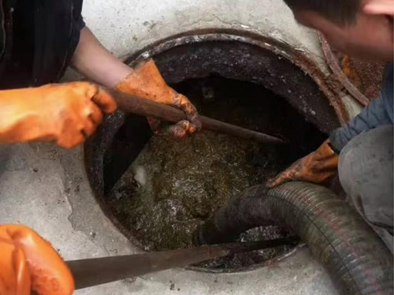 福建清理化粪池时如何避免沼气的危害?